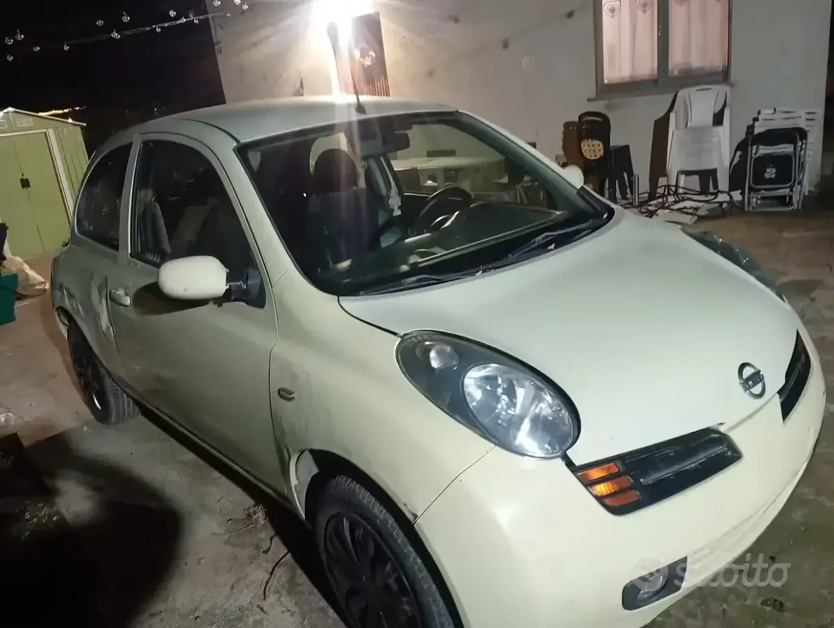 Usata Nissan Micra 57 CV (41 kW) 2005 Giallo Berlina