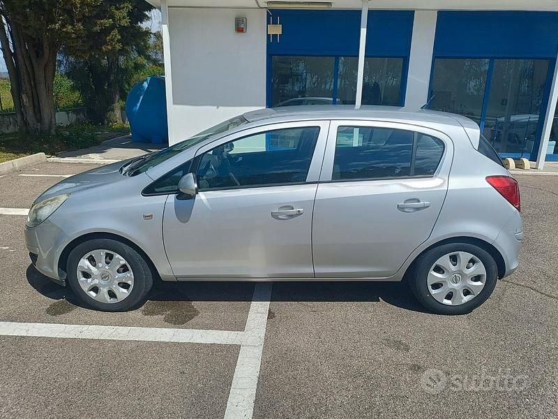 Usata Opel Corsa 75 CV (55 kW) 2009 Grigio Utilitaria