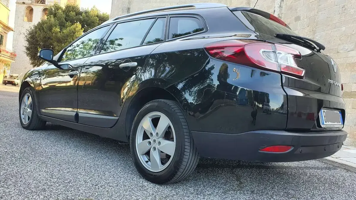 Usata Renault Mégane 110 CV (80 kW) 2011 Nero Berlina