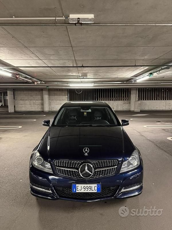 Usata Mercedes C220 170 CV (125 kW) 2011 Blu Berlina