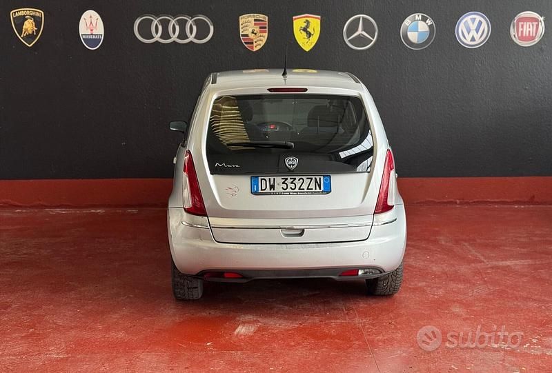 Usata Lancia Musa 77 CV (56 kW) 2009 Grigio Monovolume