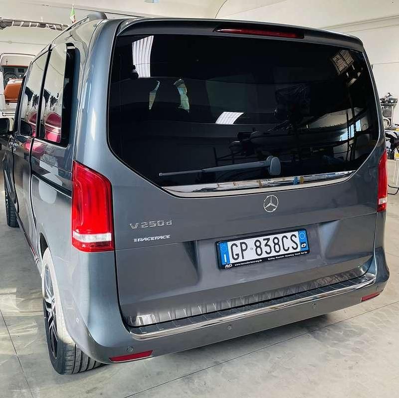 Usata Mercedes V250 190 CV (139 kW) 2019 Grigio Monovolume