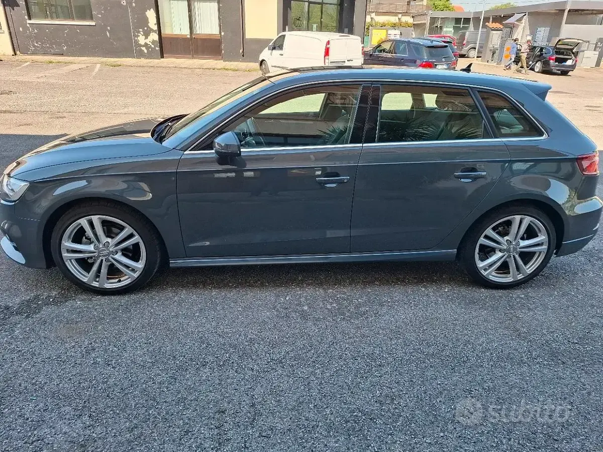 Usata Audi A3 S-Line 131 CV (96 kW) 2019 Grigio Berlina