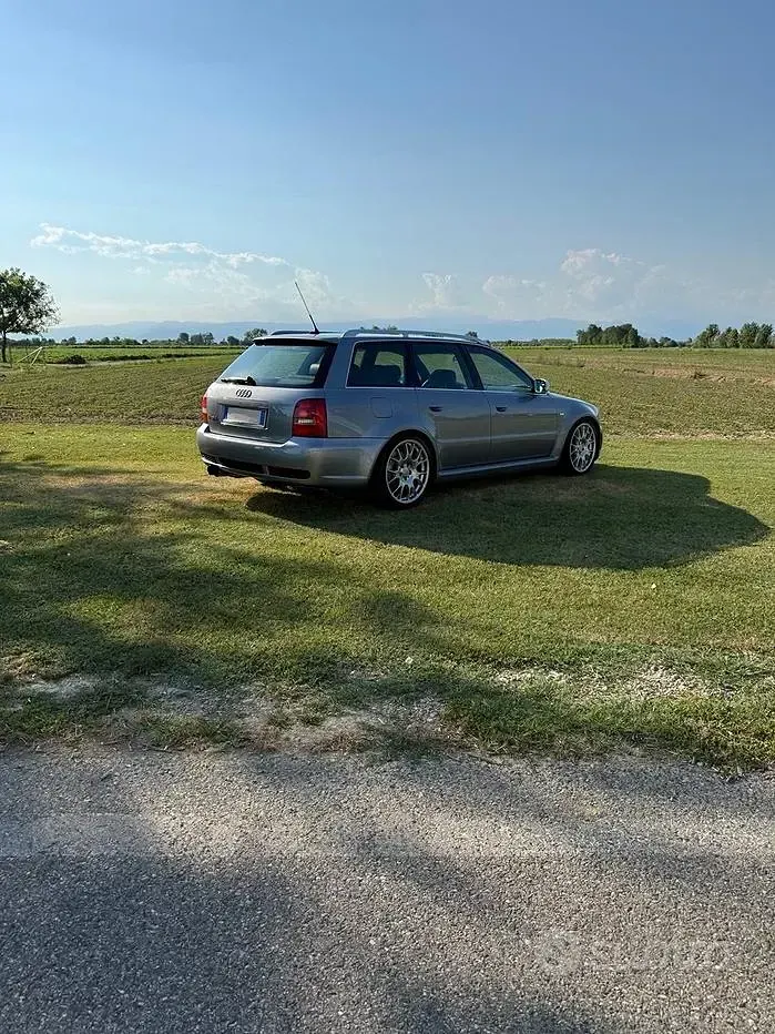 Usata Audi RS4 Sport 381 CV (280 kW) 2002 Grigio Station wagon