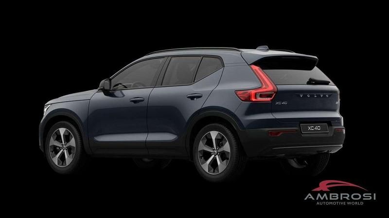Nuova Volvo XC40 Plus 163 CV (119 kW) 2026 Denim blue SUV
