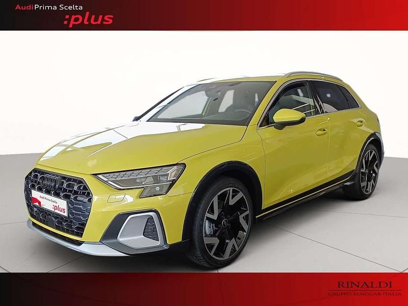 Nuova Audi A3 Comfort 150 CV (110 kW) 2025 Giallo pitone metallizzato Berlina
