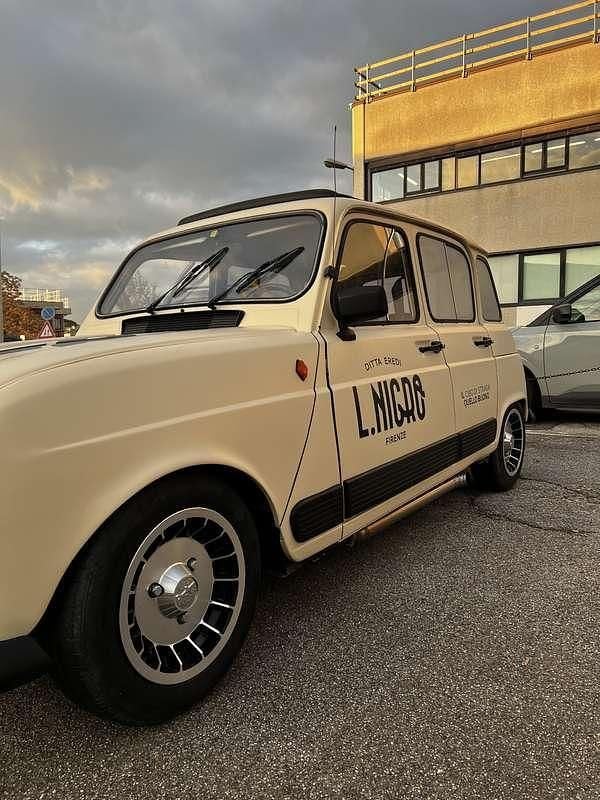 Usata Renault R4 46 CV (33 kW) 1984 Nero Berlina