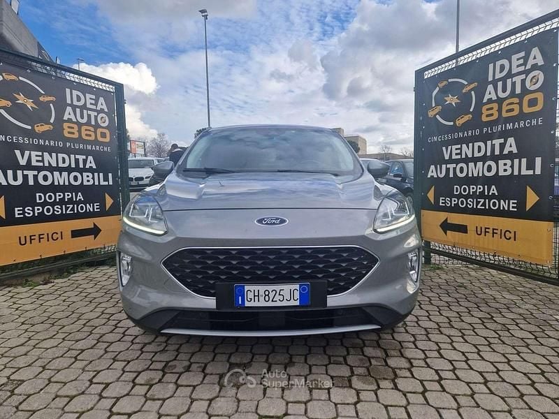 Usado Ford Kuga 152 CV (111 kW) 2021 Gris SUV