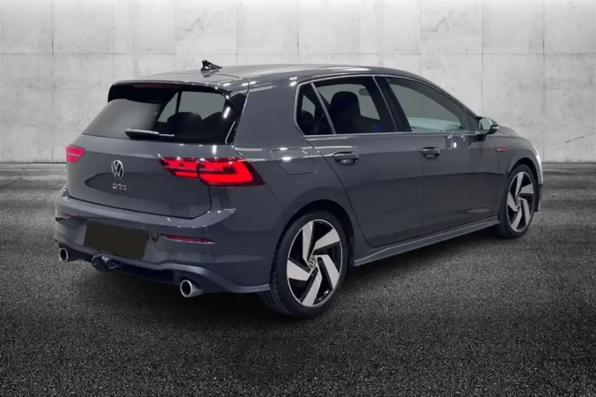 Usata VW Golf VIII GTI 245 CV (180 kW) 2022 Grigio Berlina