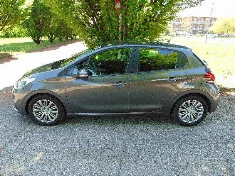 Usata Peugeot 208 83 CV (61 kW) 2018 Grigio Utilitaria