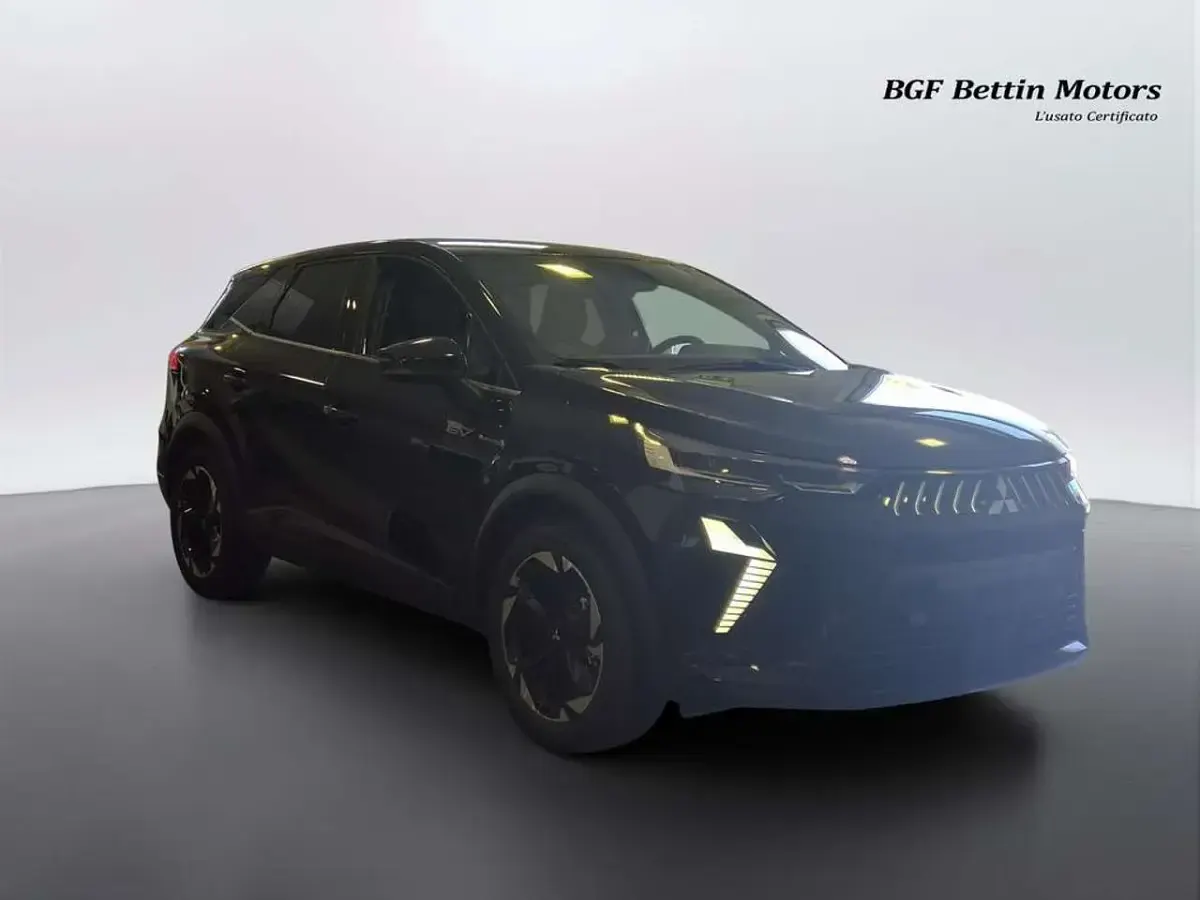 Nuova Mitsubishi Grandis Intense 158 CV (116 kW) 2026 Onyx black metallic SUV