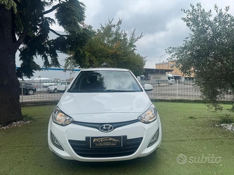 Usata Hyundai i20 Edition 85 CV (62 kW) 2014 Bianco Berlina