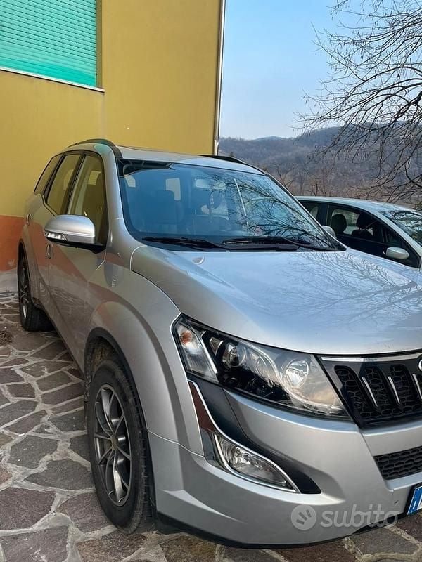 Usata Mahindra XUV500 140 CV (102 kW) 2019 Grigio SUV