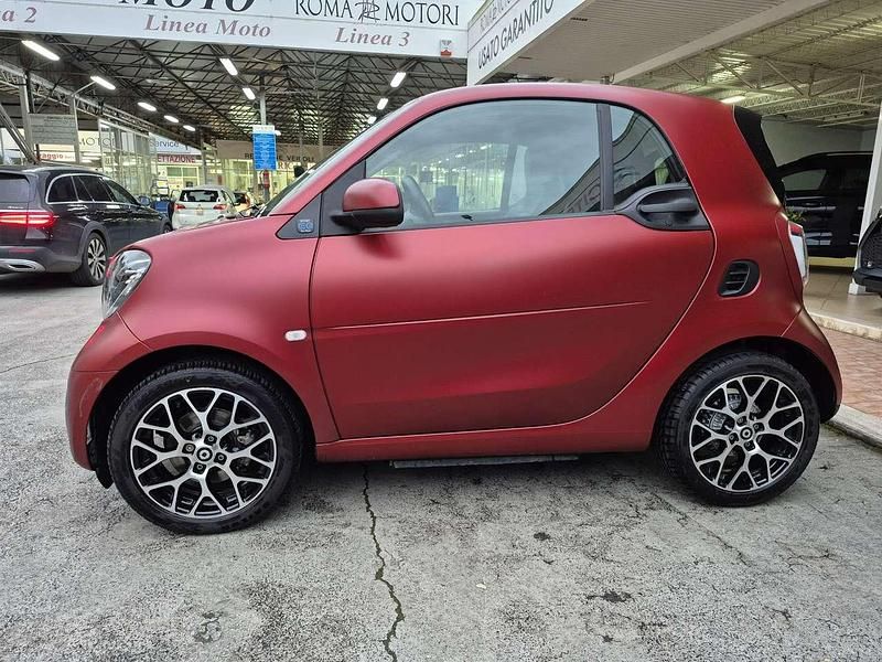 Usata Smart ForTwo Coupé 41 kW (56 CV) 2023 Rosso Utilitaria