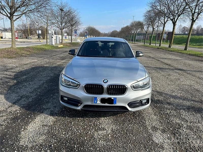 Usata BMW 116 Sport Line 116 CV (85 kW) 2016 Grigio Utilitaria