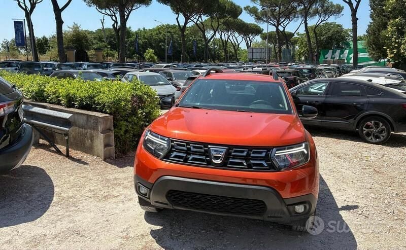 Arancione Usata 2022 Dacia Duster Comfort SUV | 12.800 € (Super prezzo) - Immagine 1/4