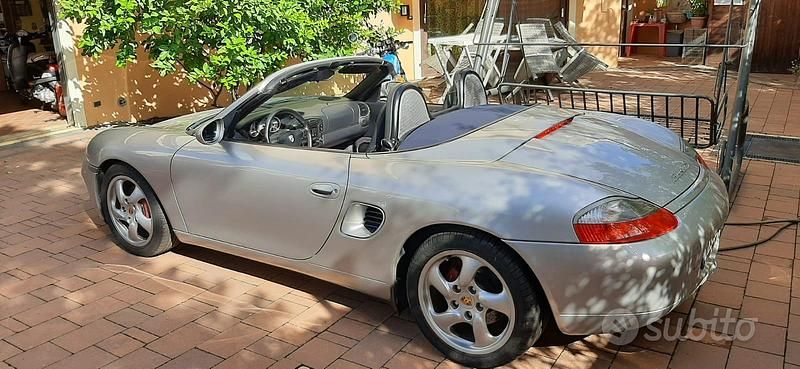 Usata Porsche Boxster 252 CV (185 kW) 2001 Grigio Cabrio