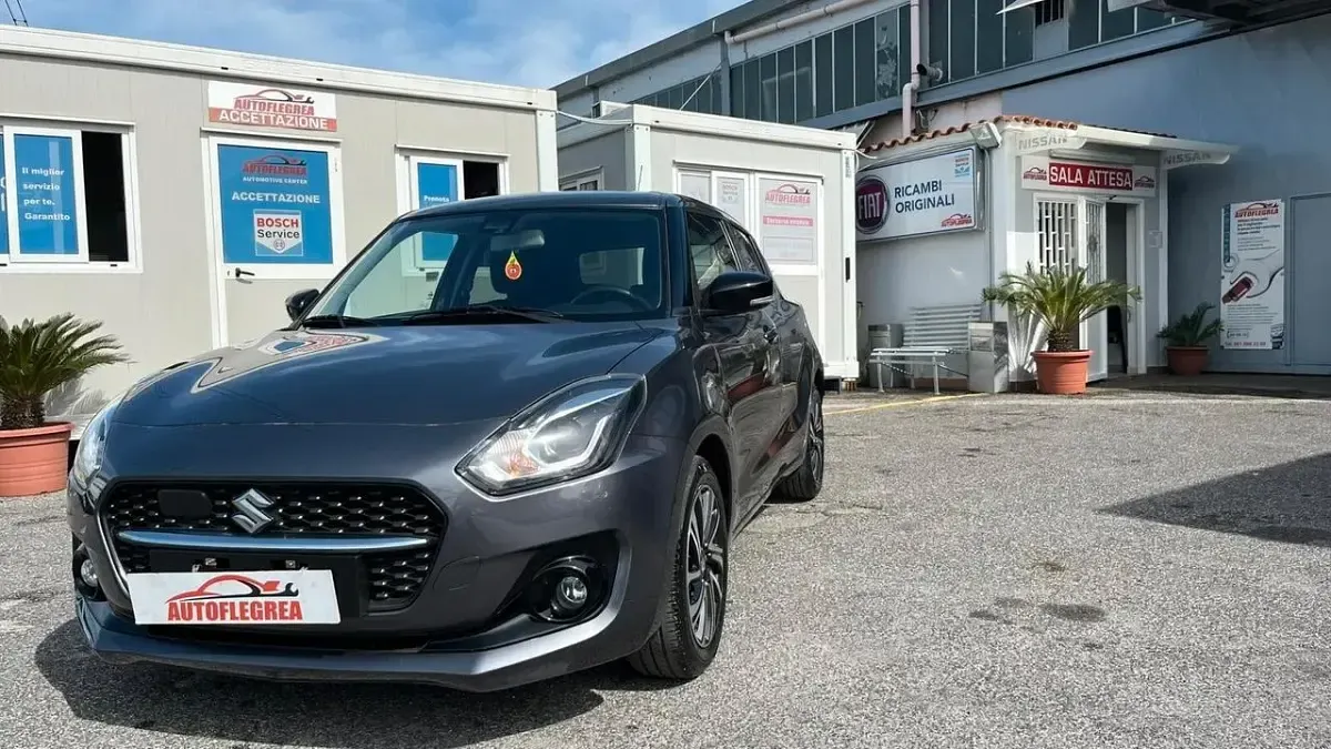 Usata Suzuki Swift 82 CV (60 kW) 2020 Grigio Utilitaria