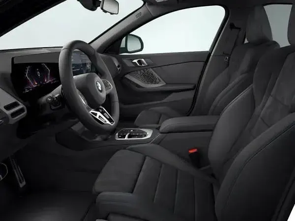 Nuova BMW 118 M Sport 150 CV (110 kW) 2026 Black sapphire metallizzato Utilitaria