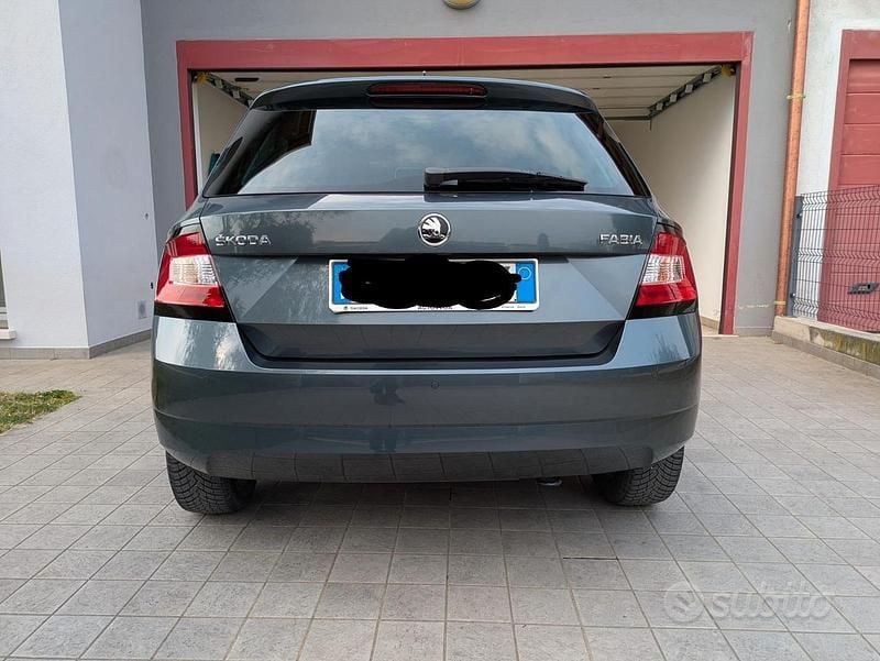 Usata Skoda Fabia 75 CV (55 kW) 2015 Grigio Utilitaria