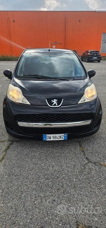 Usata Peugeot 107 68 CV (50 kW) 2009 Nero Utilitaria