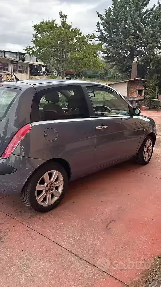 Usata Lancia Ypsilon 60 CV (44 kW) 2005 Utilitaria
