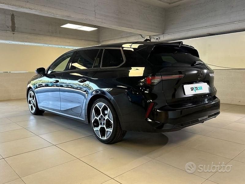 Usata Opel Astra Ultimate 131 CV (96 kW) 2024 Nero Station wagon