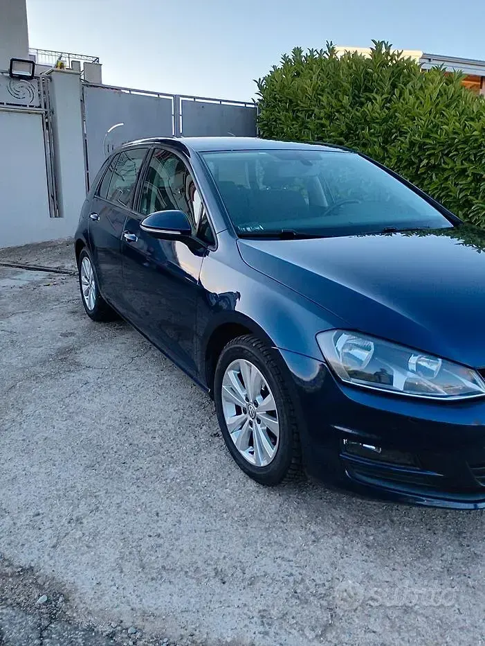 Second-hand VW Golf VII Comfortline 110 CP (80 kW) 2015 Albastru Berlinǎ