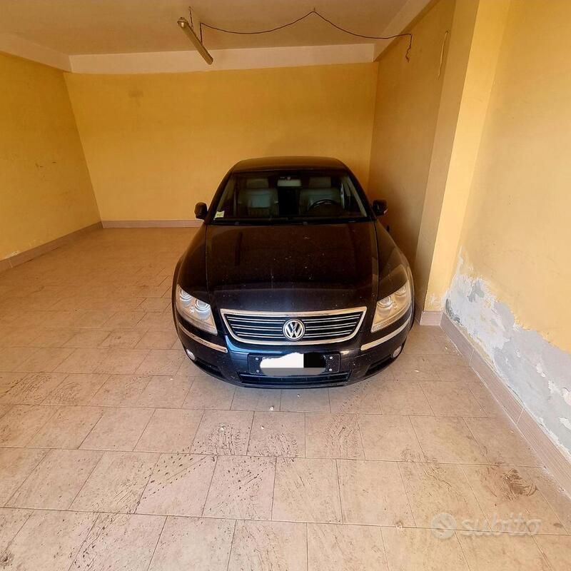 Nero Usata 2008 VW Phaeton Tre volumi | 6499 € - Immagine 1/4