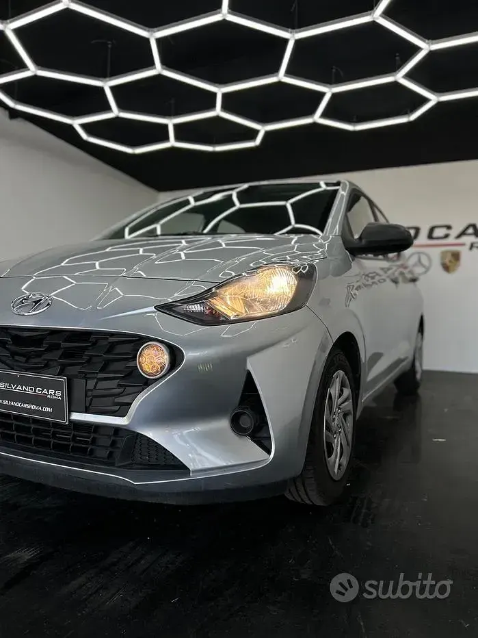 Usata Hyundai i10 Advanced 69 CV (50 kW) 2023 Grigio Utilitaria