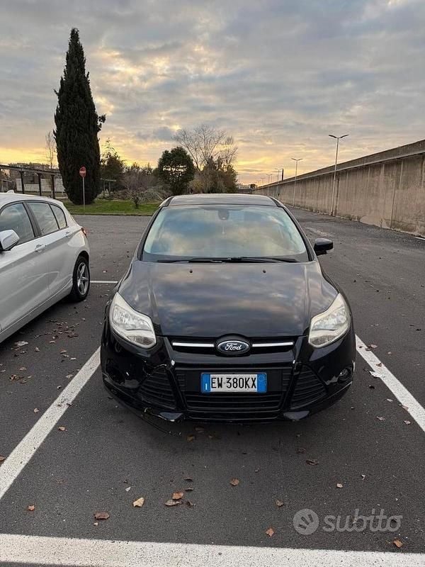 Usata 2014 Ford Focus Tre volumi | 1500 € - Immagine 1/4