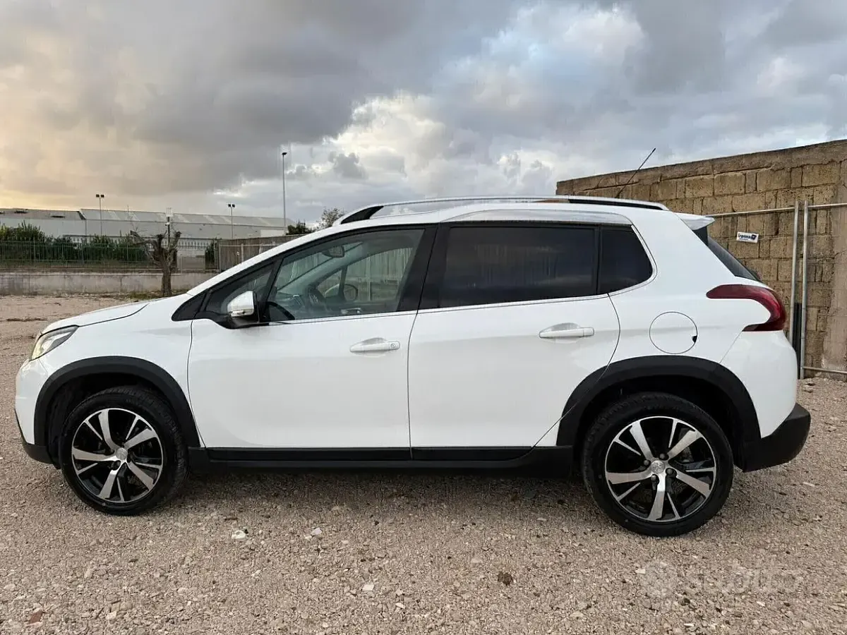 Usata Peugeot 2008 100 CV (73 kW) 2018 Bianco SUV