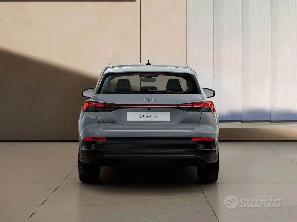 Nuova Audi Q4 e-tron Advanced 210 kW (286 CV) 2026 Grigio SUV