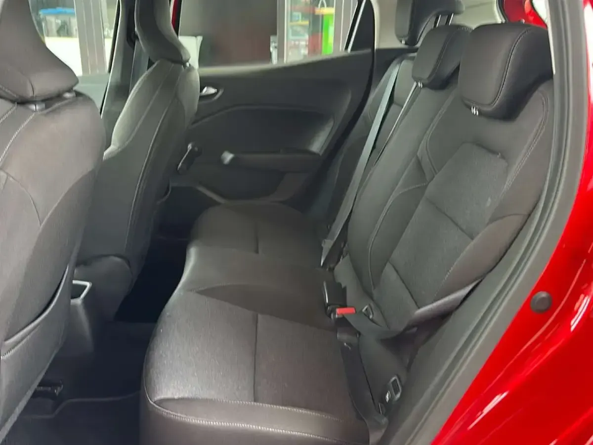 Usata Renault Clio V Equilibre 101 CV (74 kW) 2023 Rosso Berlina