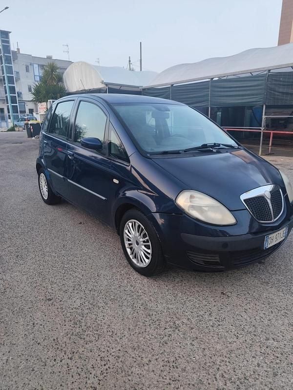 Usata Lancia Musa 90 CV (66 kW) 2007 Blu Monovolume