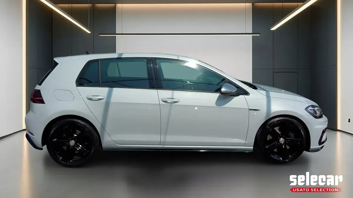 Usata VW Golf VII R 310 CV (228 kW) 2017 White silver Berlina