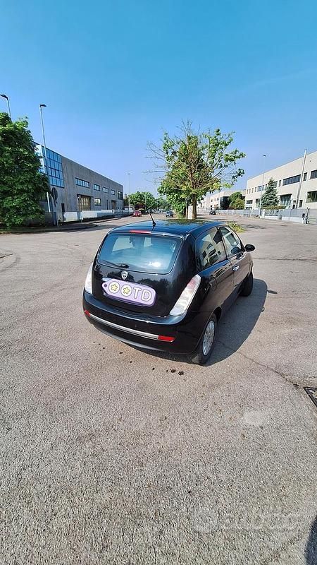 Usata Lancia Ypsilon 60 CV (44 kW) 2008 Nero Utilitaria