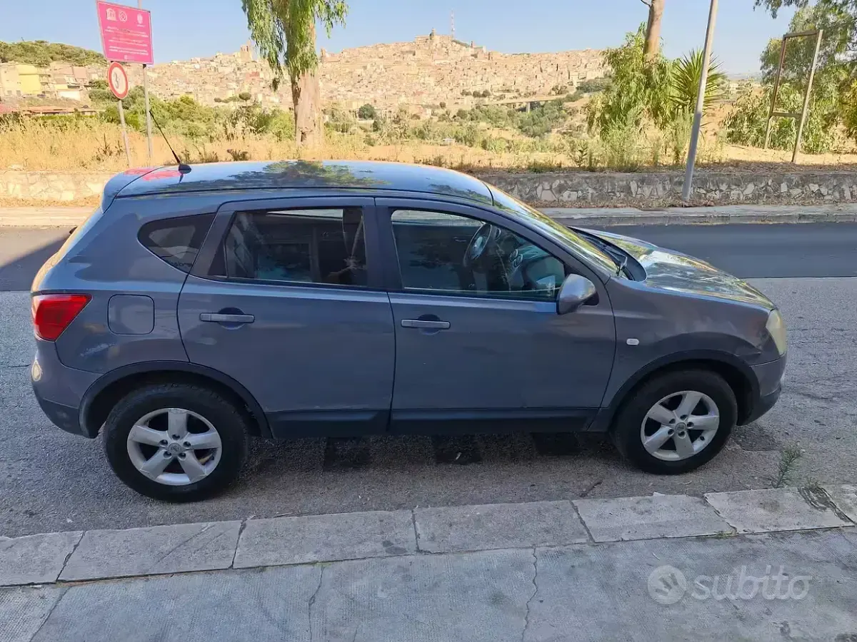 Usata Nissan Qashqai Visia 103 CV (75 kW) 2008 Grigio SUV