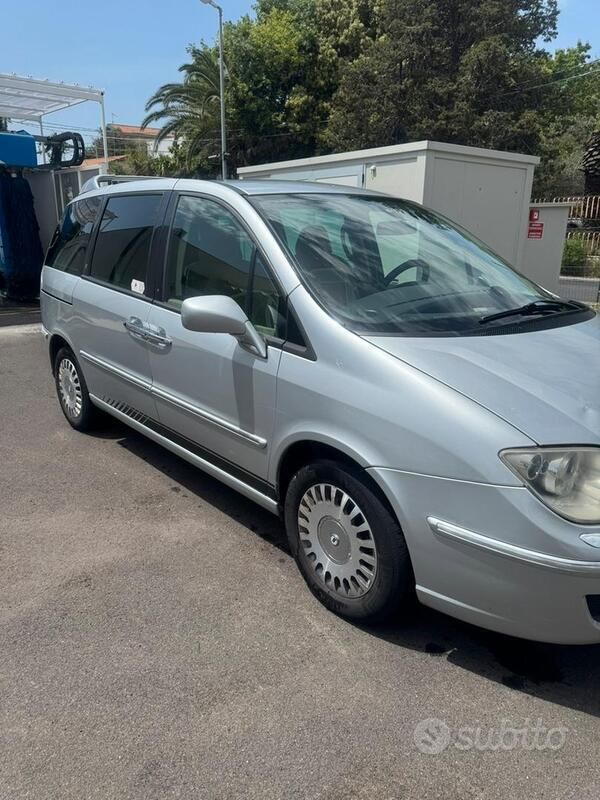 Usata Lancia Phedra 136 CV (100 kW) 2006 Grigio Monovolume