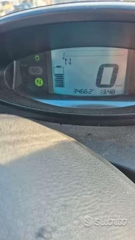 Usata Renault Twizy Life 44 kW (61 CV) 2016 Arancione Utilitaria