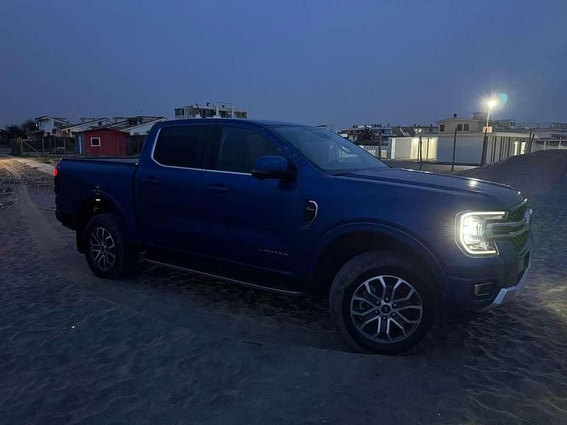Usata Ford Ranger Limited 205 CV (150 kW) 2024 Blu/azzurro Pick-up