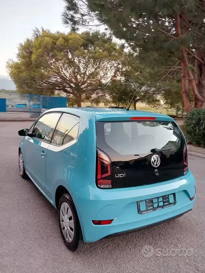 Usata VW up! Move 68 CV (50 kW) 2017 Blu Utilitaria