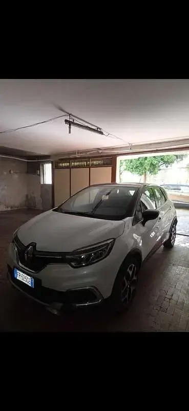 Usata Renault Captur Iconic 90 CV (66 kW) 2017 SUV