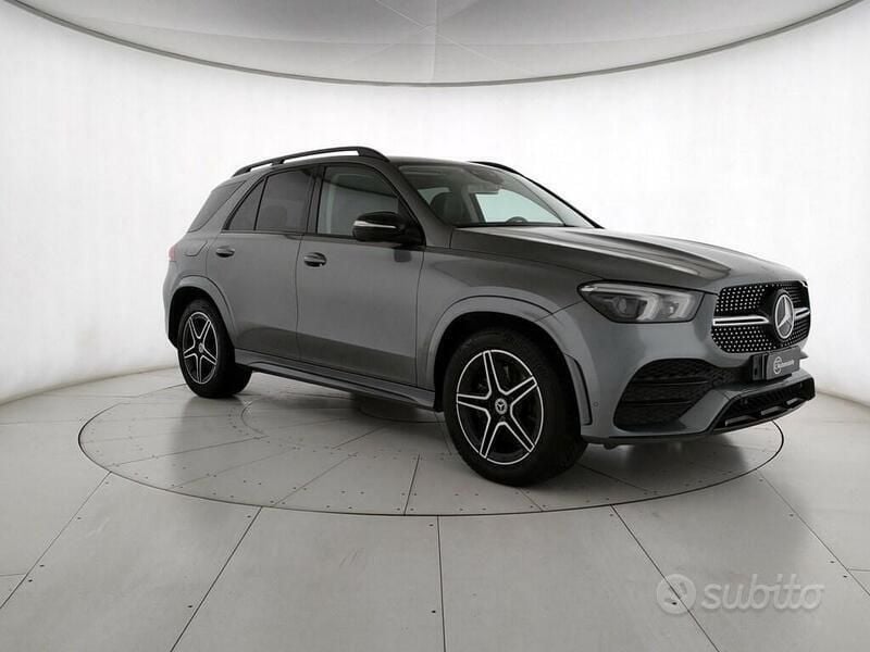 Grigio Usata 2020 Mercedes GLE300 Premium SUV | 45.900 € (Cara) - Immagine 1/4