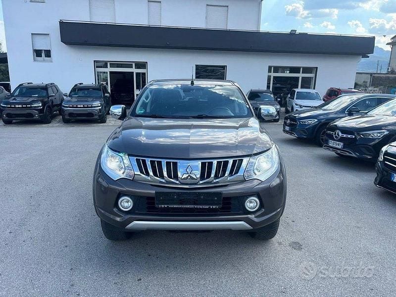 Usata Mitsubishi L200 Intense 181 CV (133 kW) 2016 Grigio Pick-up