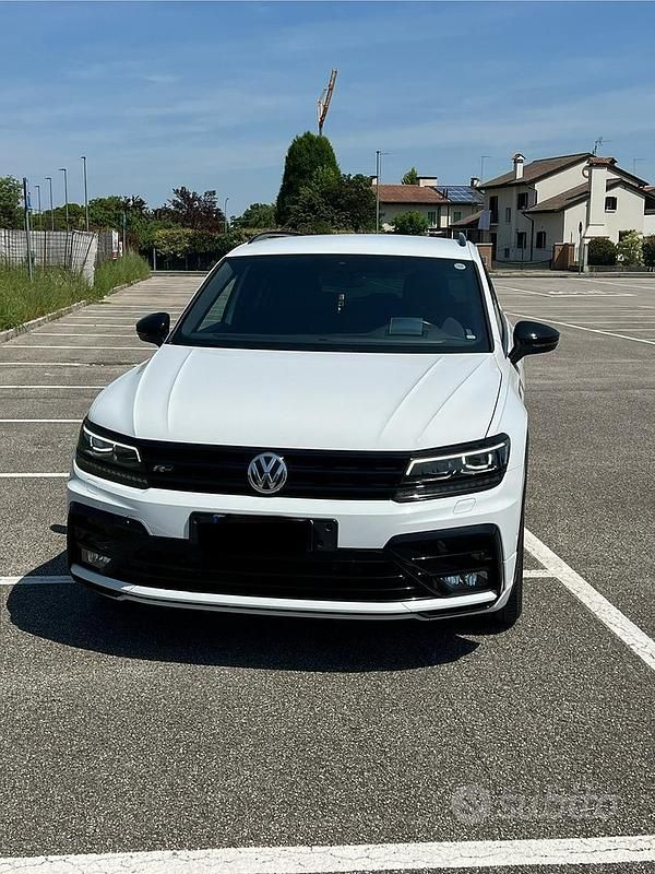 Usata VW Tiguan R-line 190 CV (139 kW) 2018 Bianco SUV