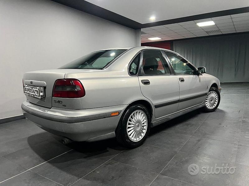 Usata Volvo S40 90 CV (66 kW) 1998 Grigio Berlina