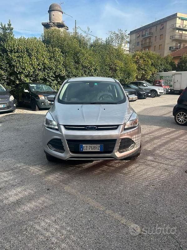 Grigio Usata 2015 Ford Kuga Titanium SUV | 7900 € (Ottimo prezzo) - Immagine 1/4