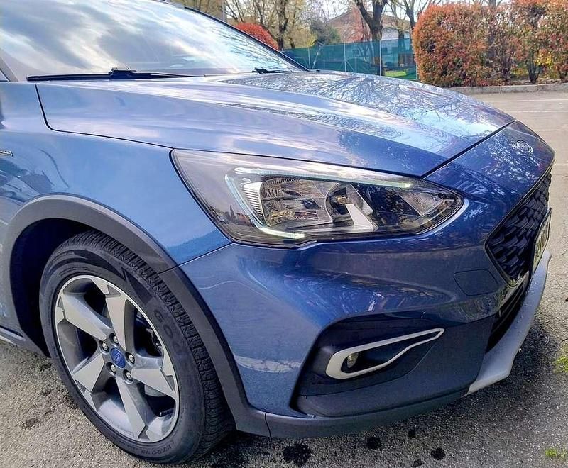 Usata Ford Focus Active 120 CV (88 kW) 2021 Blu/azzurro Station wagon