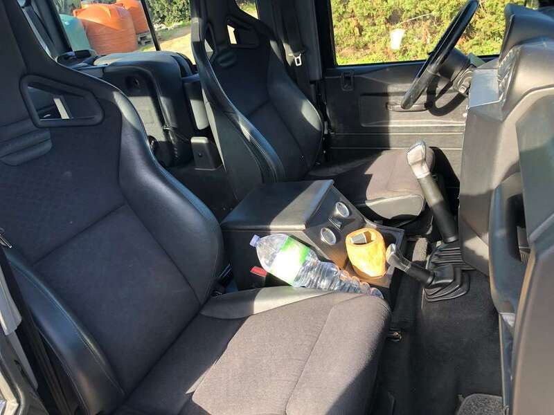 Usata Land Rover Defender SE 122 CV (89 kW) 2009 Nero SUV